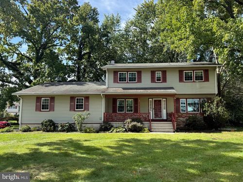 2 Berrywood Dr, Hamilton, NJ, 08619-1906 | Card Image