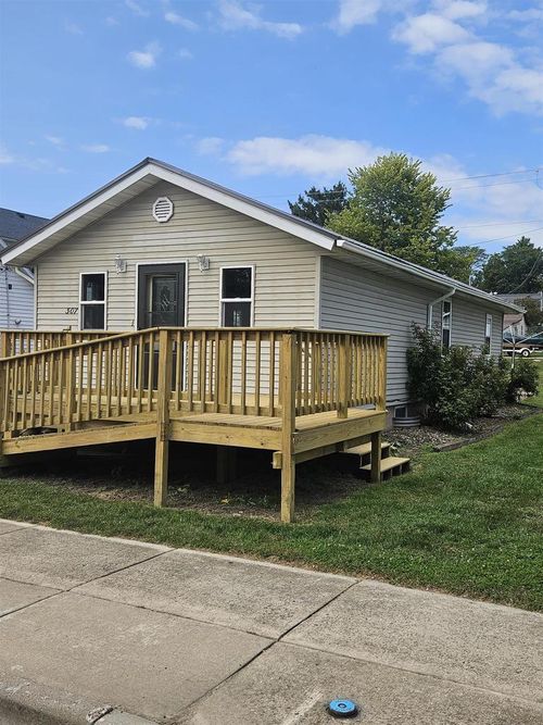 307 E Front St, WAUZEKA, WI, 53826-9642 | Card Image