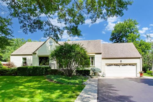 103 Cottonwood Rd, Northbrook, IL, 60062-1349 | Card Image
