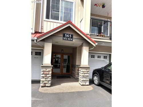 565 Nw Lost Springs Ter, Portland, OR, 97229-6585 | Card Image