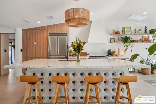 3864 E Calle San Raphael, Palm Springs, CA, 92264-1307 | Card Image