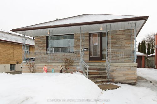 421 Lanor Avenue, Etobicoke, ON, M8W2R7 | Card Image