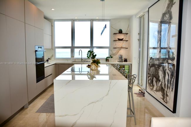 APT-4505 - 848 Brickell Key Dr, Condo with 3 bedrooms, 4 bathrooms and null parking in Miami FL | Image 25