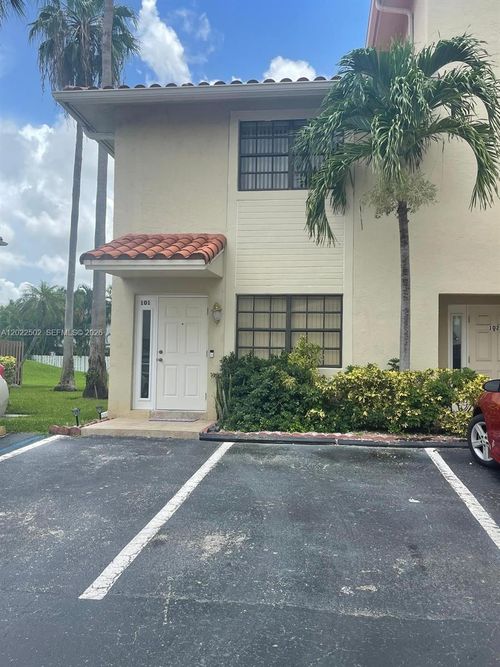 101-43-9880 Hammocks Blvd, Miami, FL, 33196 | Card Image
