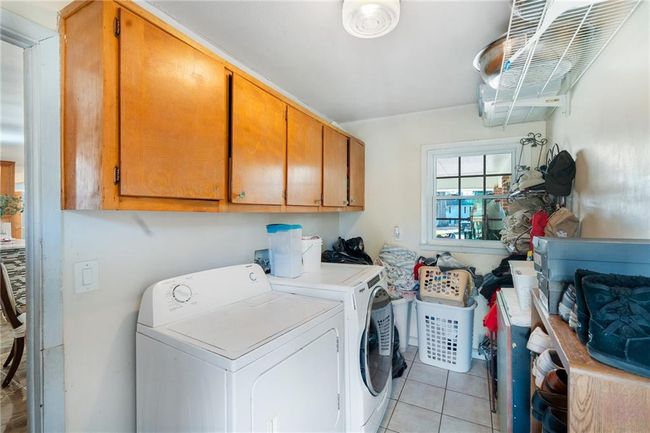 4983 Arcado Rd Sw, House other with 5 bedrooms, 2 bathrooms and 6 parking in Lilburn GA | Image 24