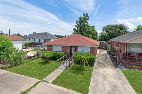 6123 Marigny St, New Orleans, LA, 70122-5543 | Card Image