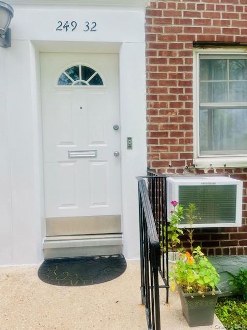 41227-249-32 63rd Ave, Little Neck, NY, 11362-2039 | Card Image
