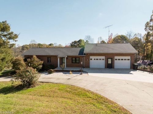 1802 Slate Rd, King, NC, 27021-8038 | Card Image