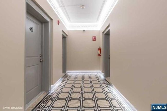 855 Broad Ave, Home with 1 bedrooms, 1 bathrooms and null parking in Ridgefield NJ | Image 20