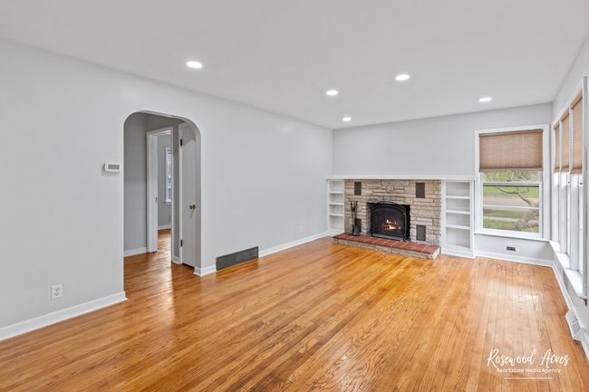 902 W Downer Pl, House other with 2 bedrooms, 2 bathrooms and 1 parking in Aurora IL | Image 5