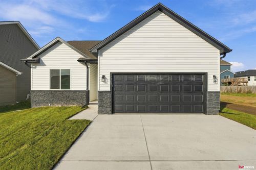 7309 N 10th St, Lincoln, NE, 68521-9132 | Card Image