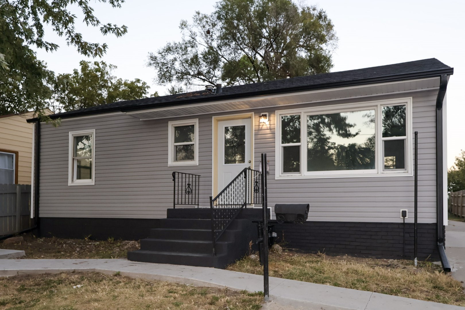 63rd St, Des Moines, IA 50322