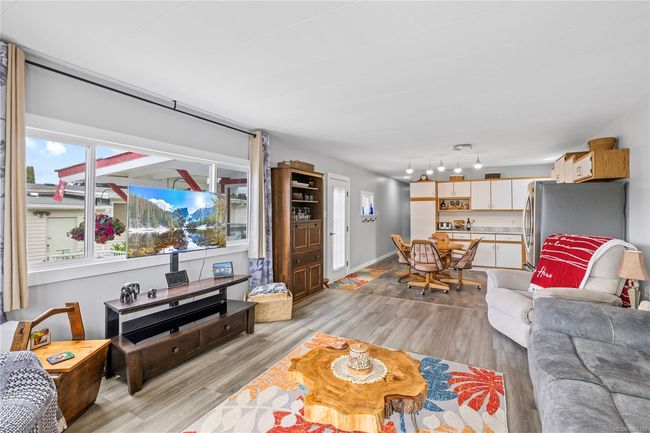Living Room to Kitchen | Image 11