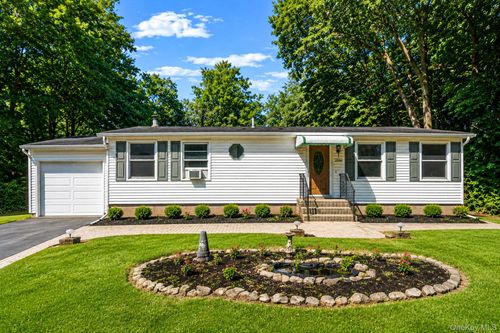 2356 Walnut Avenue, Islip, NY, 11779 | Card Image