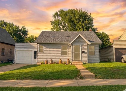 925 2nd Ave Sw, Pipestone, MN, 56164-1417 | Card Image