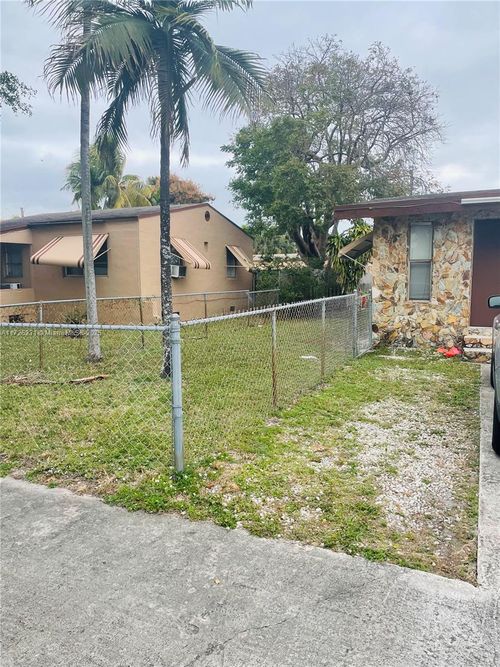1913 Harding St, Hollywood, FL, 33020-2712 | Card Image