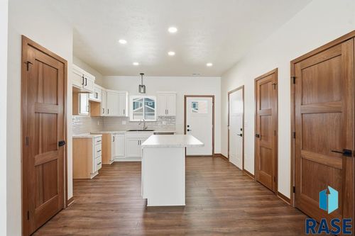 9209 W Ark Pl Place, Sioux Falls, SD, 57106 | Card Image