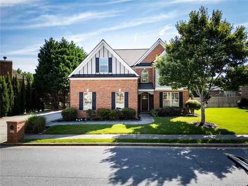 407 Arbor Ln, Loganville, GA, 30052-8041 | Card Image