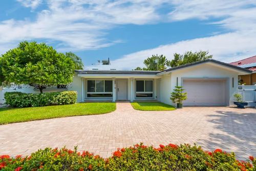 3204 Robbins Rd, Pompano Beach, FL, 33062-1235 | Card Image