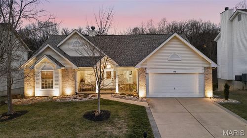 780 Emerald Oaks Ct, Eureka, MO, 63025-2376 | Card Image