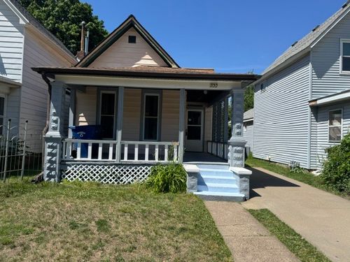 700 9th Ave S, Clinton, IA, 52732-6331 | Card Image