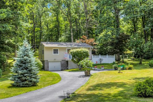 577 Wood Rd, Mahopac, NY, 10541-3358 | Card Image