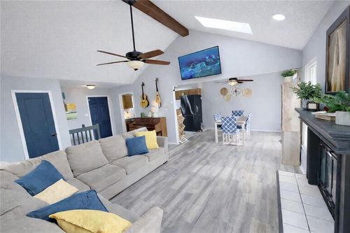 310 Se Shamrock Ln, Blue Springs, MO, 64014-4627 | Card Image