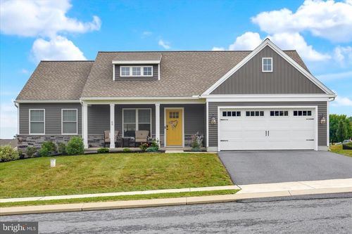 69 Clover Dr, MYERSTOWN, PA, 17067-8800 | Card Image