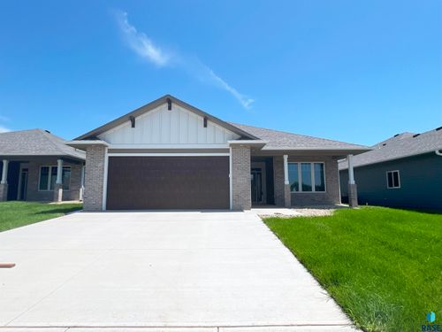 5932 S Spirea Ave, Sioux Falls, SD, 57108-3277 | Card Image