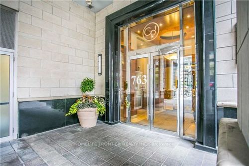 3004-763 Bay St, Toronto, ON, M5G2R3 | Card Image
