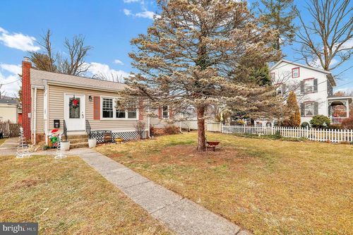 9 Lombard St, THURMONT, MD, 21788-2018 | Card Image