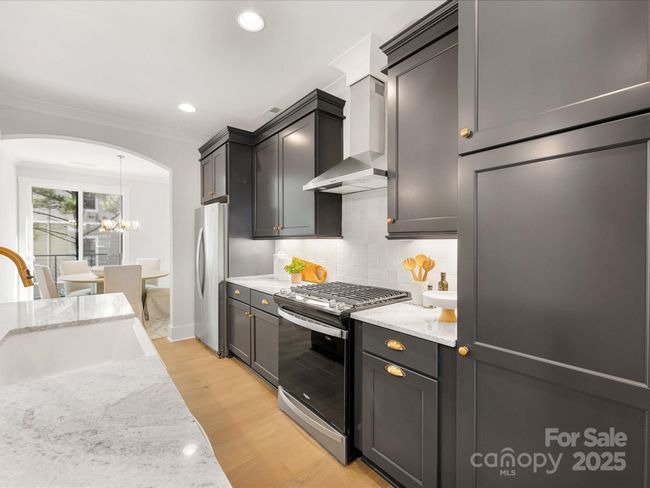 1409 Kenilworth Ave, Townhouse with 3 bedrooms, 5 bathrooms and null parking in Charlotte NC | Image 16