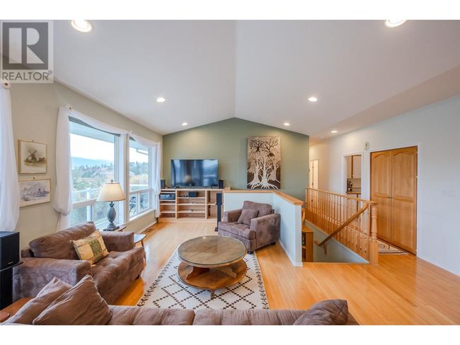 19409 Mcdougald Rd, House other with 3 bedrooms, 2 bathrooms and 2 parking in Summerland BC | Image 17