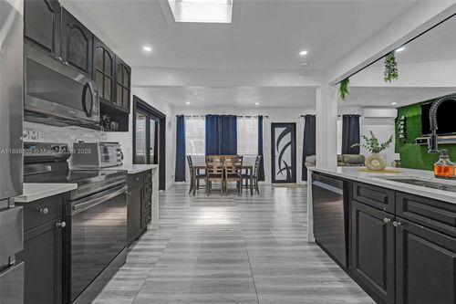 3325 Sw 59th Ter, West Park, FL, 33023-5220 | Card Image