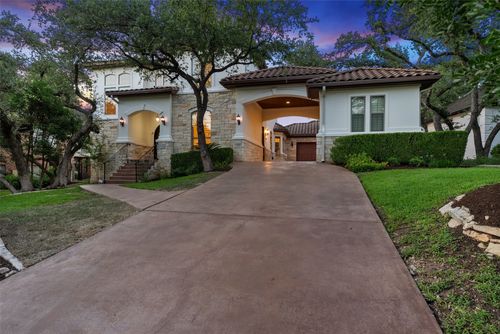 18 Hedgebrook Way, The Hills, TX, 78738-1318 | Card Image