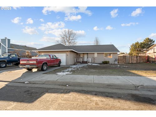 25 Ne Alora Dr, Hermiston, OR, 97838 | Card Image