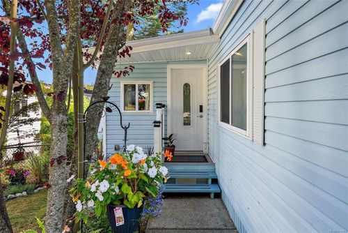 204-2779 Stautw Rd, Central Saanich, BC, V8M2C8 | Card Image