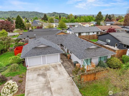 1 Teal St, Longview, WA, 98632-9422 | Card Image