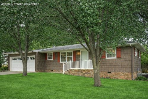 8323 Oak Dr, Chattanooga, TN, 37421-4340 | Card Image