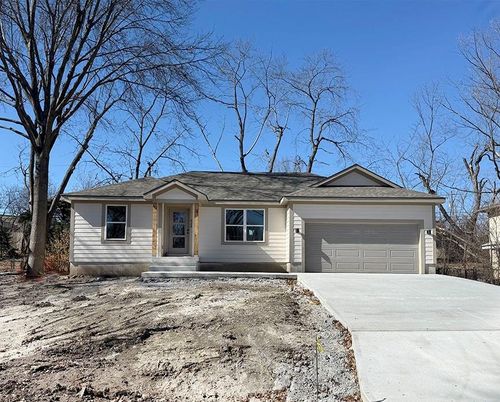 626 Nw Village Dr, Lee's Summit, MO, 64063-1821 | Card Image