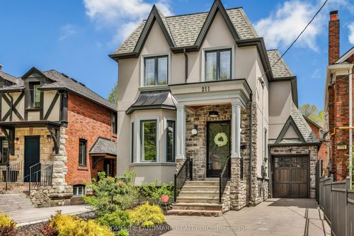 211 South Kingsway Way, Toronto, ON, M6S3T8 | Card Image
