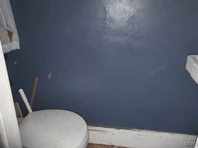 211 Vienna St, House other with 3 bedrooms, 2 bathrooms and null parking in Newark NY | Image 9