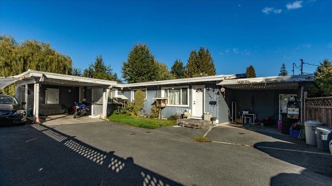 11941 Hood Street, Home with 5 bedrooms, 2 bathrooms and null parking in Maple Ridge BC | Image 2