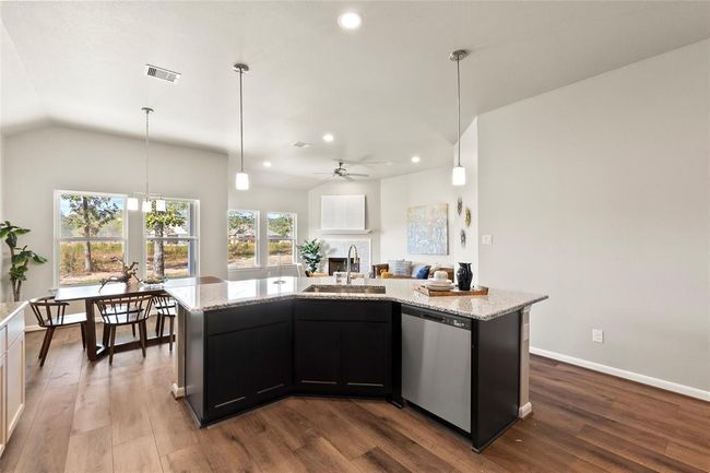 12124 Alydar Dr, House other with 4 bedrooms, 3 bathrooms and 2 parking in Willis TX | Image 5