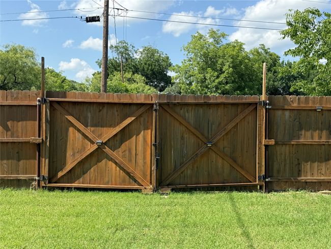 1323 Morado St, House other with 4 bedrooms, 3 bathrooms and null parking in Graham TX | Image 33