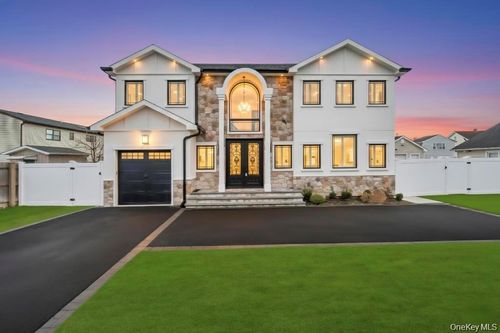 185 9th St, Hicksville, NY, 11801-5449 | Card Image