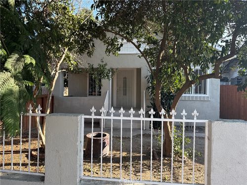 1672 E 76th St, LOS ANGELES, CA, 90001-2629 | Card Image