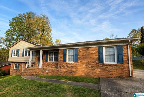 815 Creek Trl, Anniston, AL, 36206-1043 | Card Image