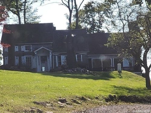 4 Childs Ln, Setauket, NY, 11733-1604 | Card Image