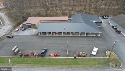 561 W Penn Pike, Tamaqua, PA, 18252-5655 | Card Image